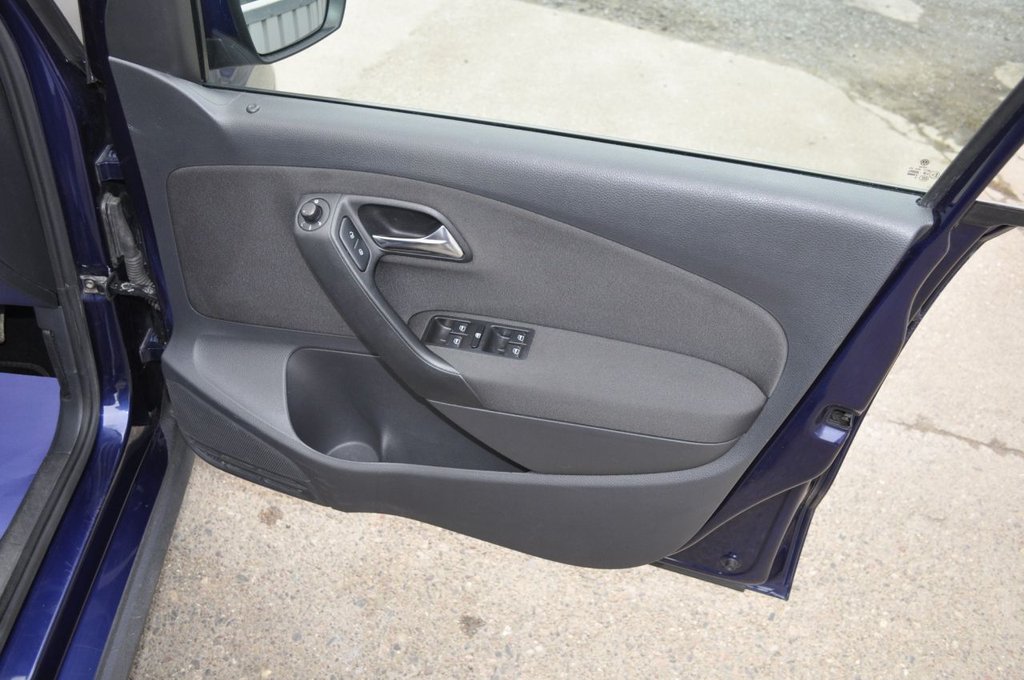 Used Volkswagen Polo 2010 for sale - 77594693: Photo 10