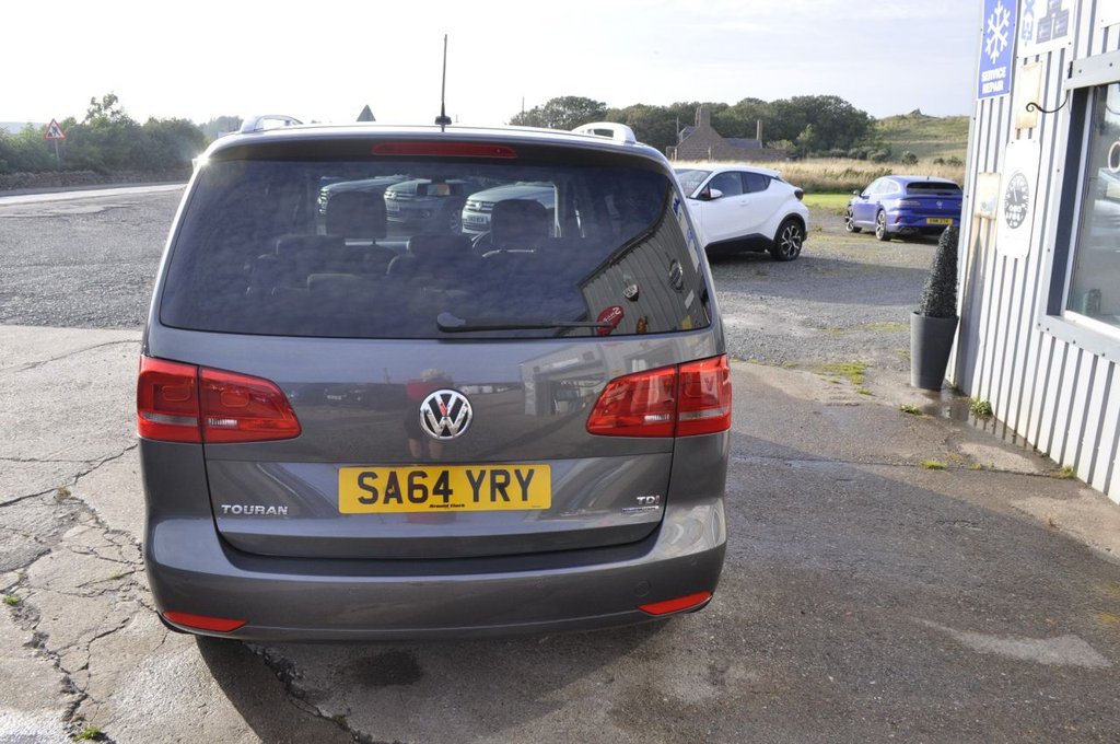 Used Volkswagen Touran 2014 for sale - 76386709: Photo 4