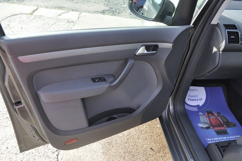 Used Volkswagen Touran 2014 for sale - 76386709: Photo 7