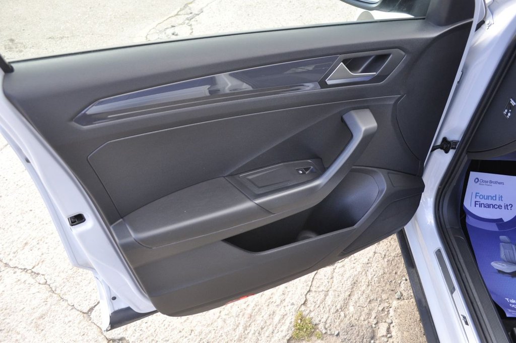 Used Volkswagen T-Roc 2018 for sale - 76386732: Photo 7