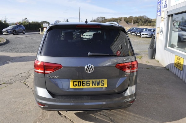 Used Volkswagen Touran 2016 for sale - 76119008: Photo 4