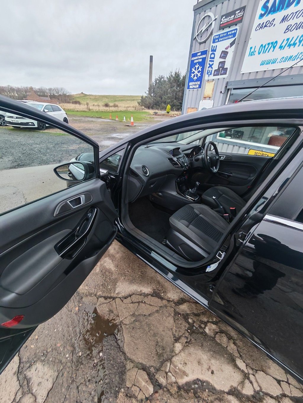 Used Ford Fiesta 2017 for sale - 76973706: Photo 8