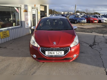 Used Peugeot 208 2014 for sale - 77642979: Photo