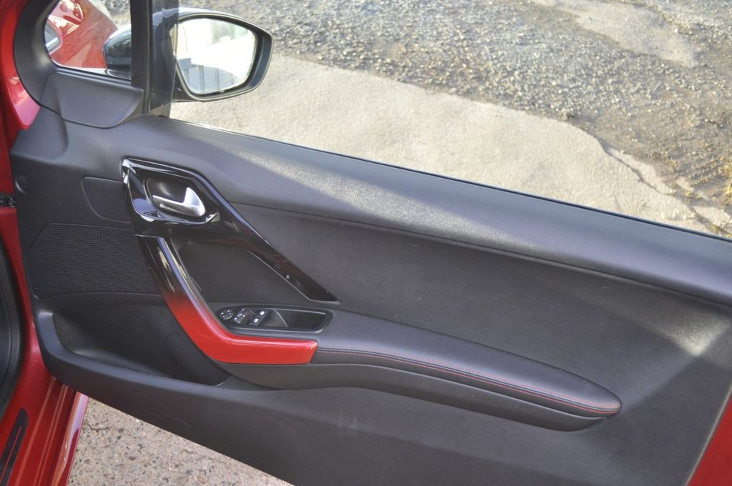 Used Peugeot 208 2014 for sale - 77642979: Photo 9