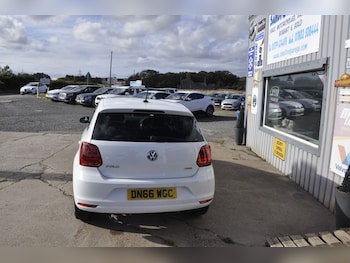 Used Volkswagen Polo 2016 for sale - 75937423: Photo