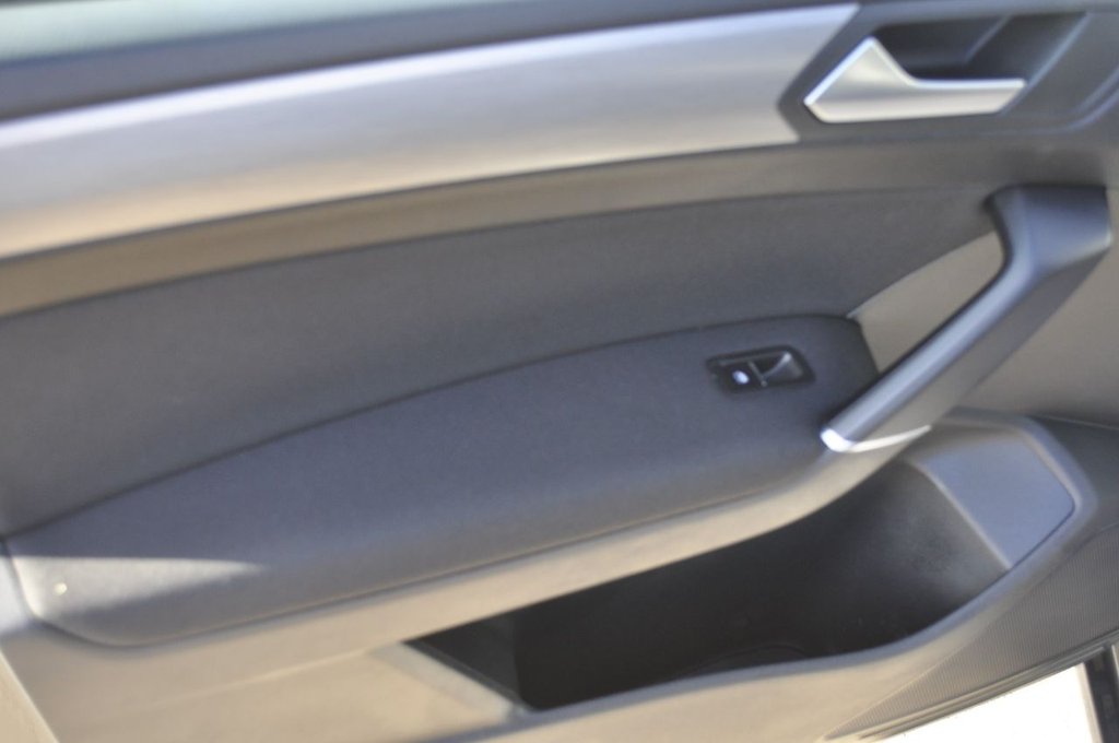 Used Volkswagen Touran 2016 for sale - 76386708: Photo 9