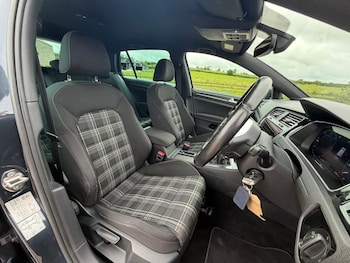 Used Volkswagen Golf 2017 for sale - 78914524: Photo