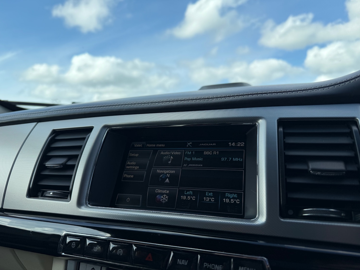 Used Jaguar XF 2015 for sale - 78199277: Photo 14