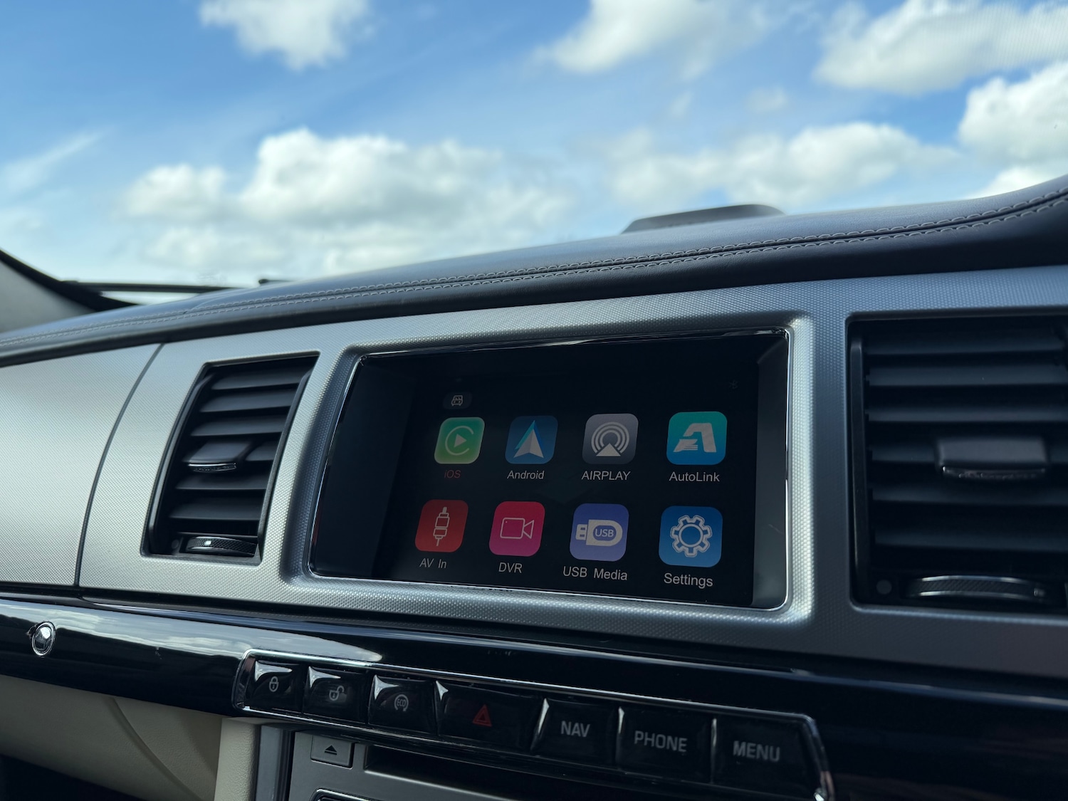 Used Jaguar XF 2015 for sale - 78199277: Photo 16