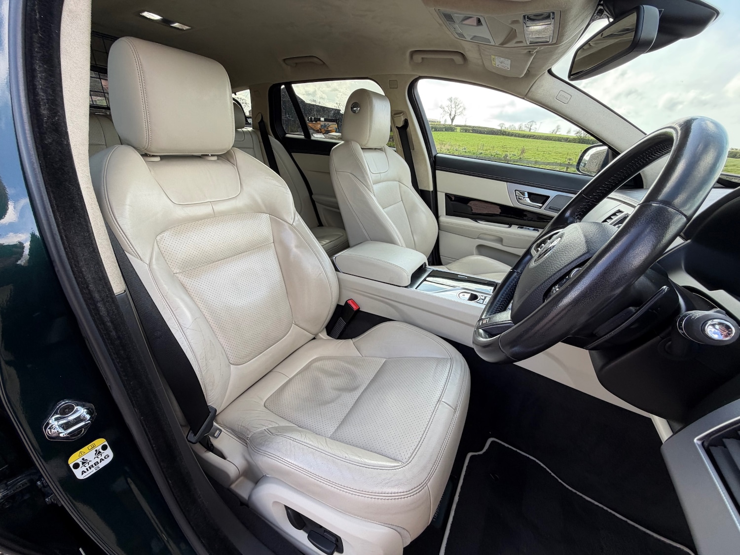 Used Jaguar XF 2015 for sale - 78199277: Photo 6