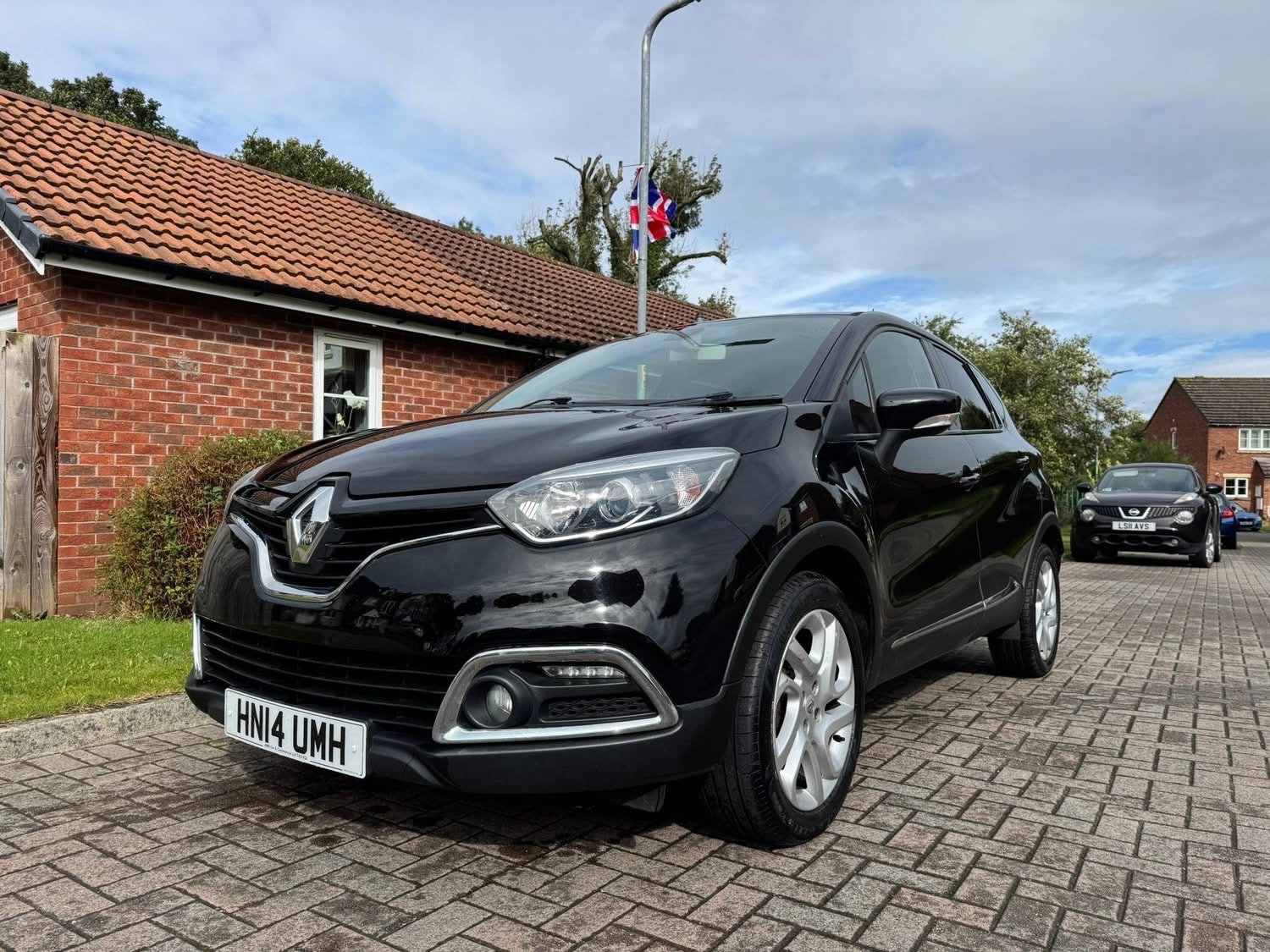 Used Renault Captur 2014 for sale - 77115954: Photo 2
