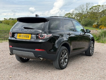 Used Land Rover Discovery Sport 2019 for sale - 78524369: Photo