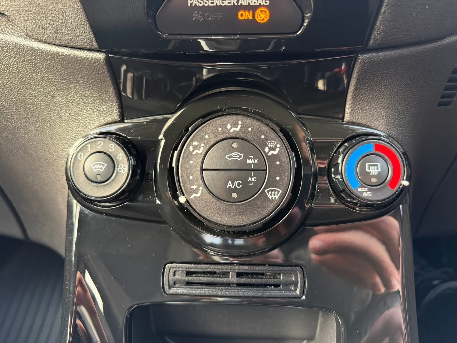 Used Ford Fiesta 2015 for sale - 77115940: Photo 18