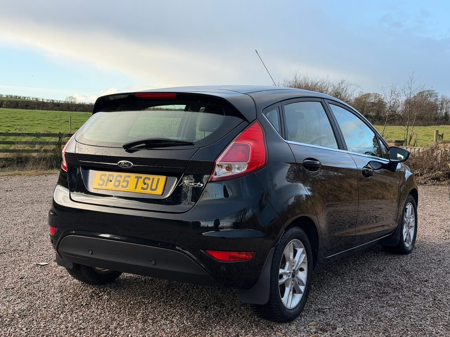 Used Ford Fiesta 2015 for sale - 77115940: Photo 4