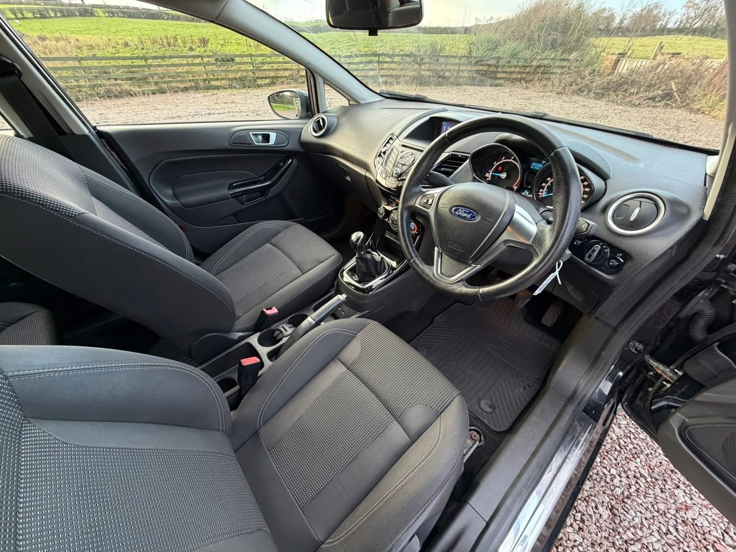 Used Ford Fiesta 2015 for sale - 77115940: Photo 5