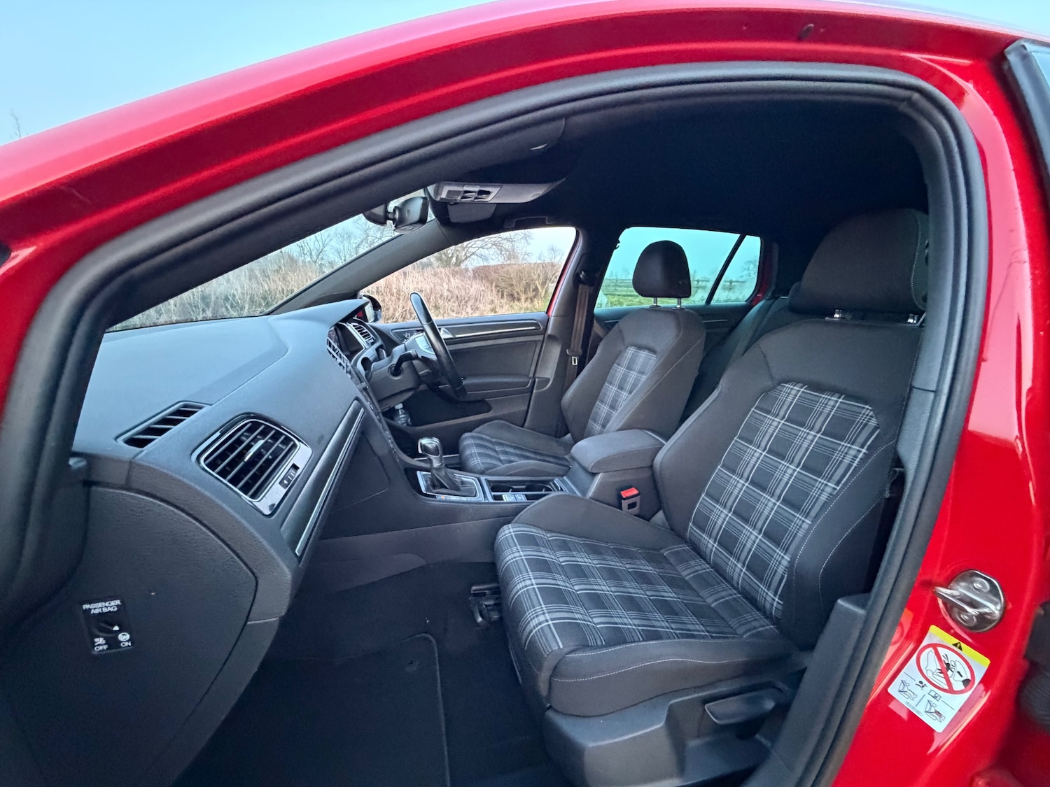 Used Volkswagen Golf 2017 for sale - 77977228: Photo 8