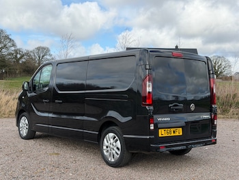 Used Vauxhall Vivaro 2018 for sale - 77877975: Photo