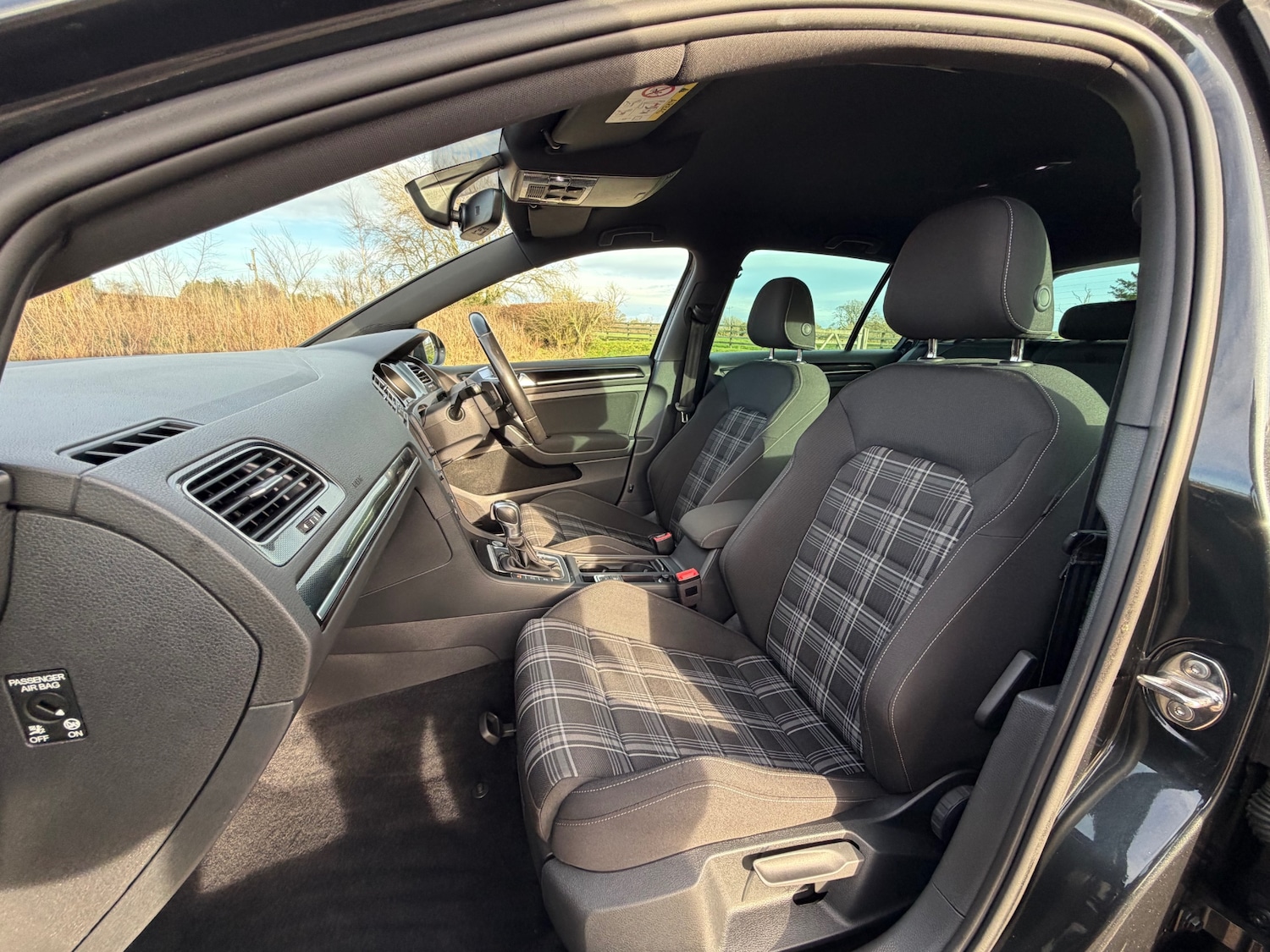 Used Volkswagen Golf 2017 for sale - 77718553: Photo 8