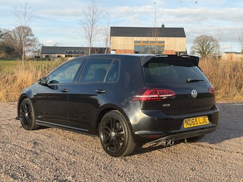 Used Volkswagen Golf 2015 for sale - 77581587: Photo