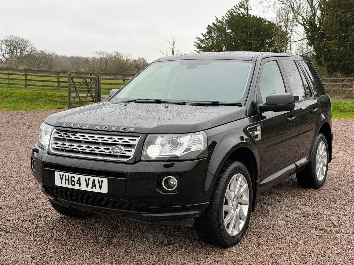 Used Land Rover Freelander 2014 for sale - 77632624: Photo 2