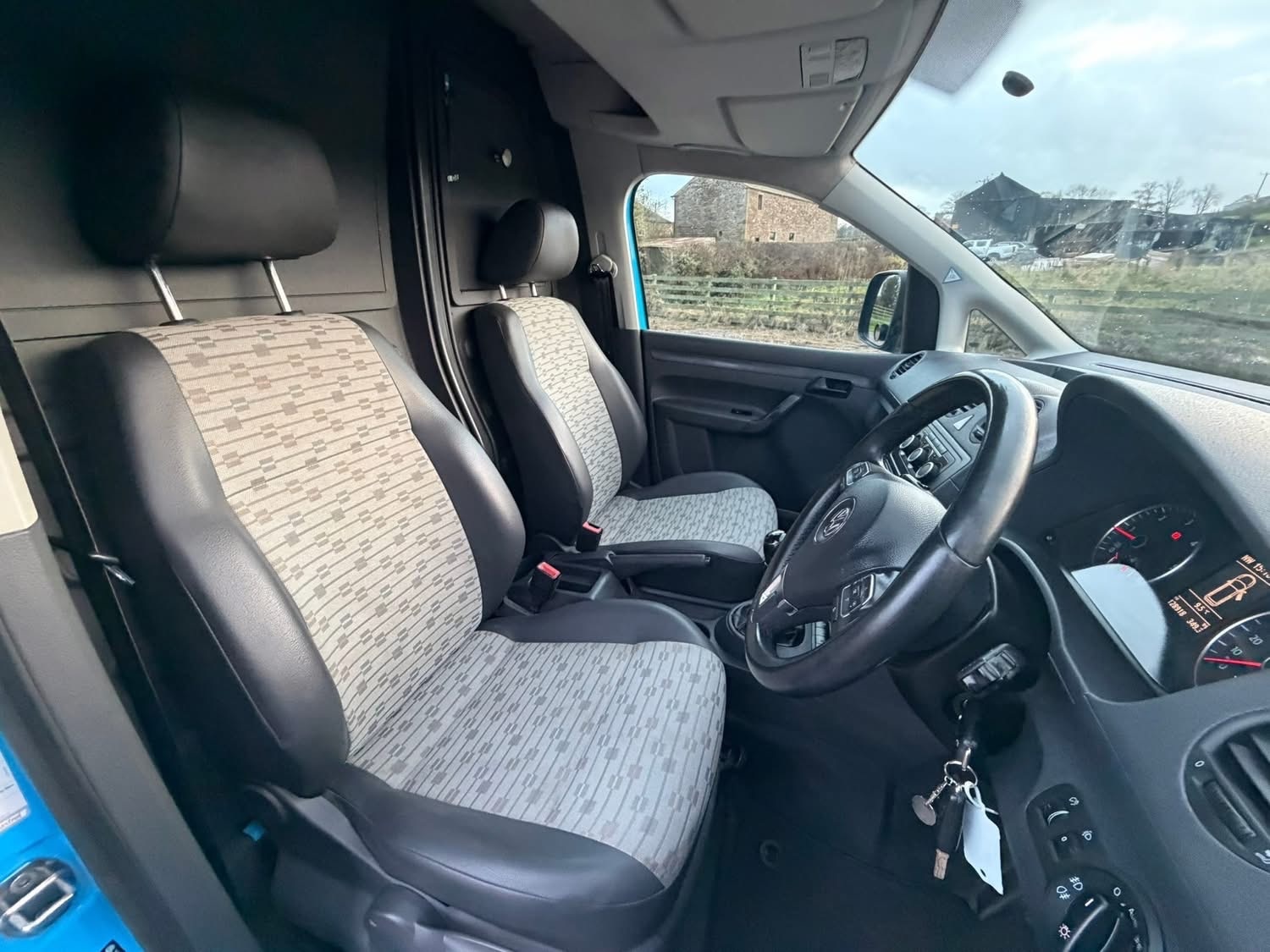 Used Volkswagen Caddy Maxi 2011 for sale - 77116174: Photo 6