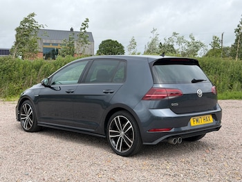 Used Volkswagen Golf 2017 for sale - 78802531: Photo