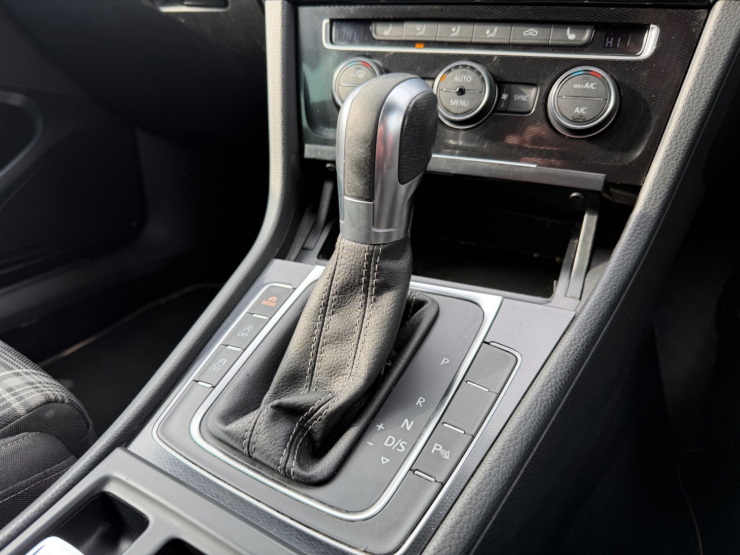 Used Volkswagen Golf 2016 for sale - 77950497: Photo 15