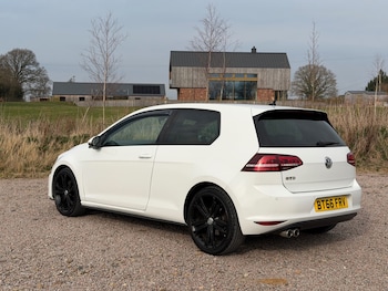 Used Volkswagen Golf 2016 for sale - 77950497: Photo