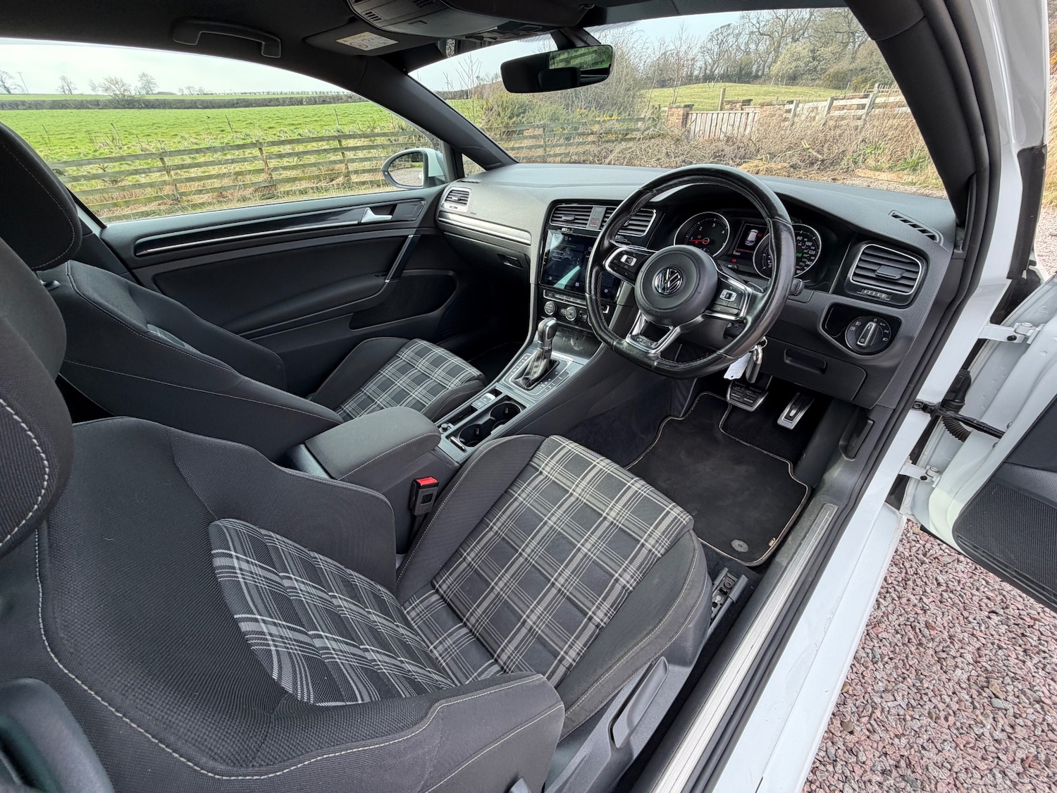 Used Volkswagen Golf 2016 for sale - 77950497: Photo 5