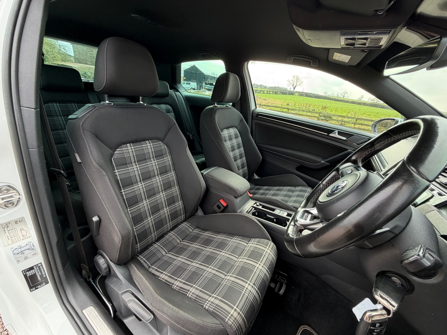 Used Volkswagen Golf 2016 for sale - 77950497: Photo 6