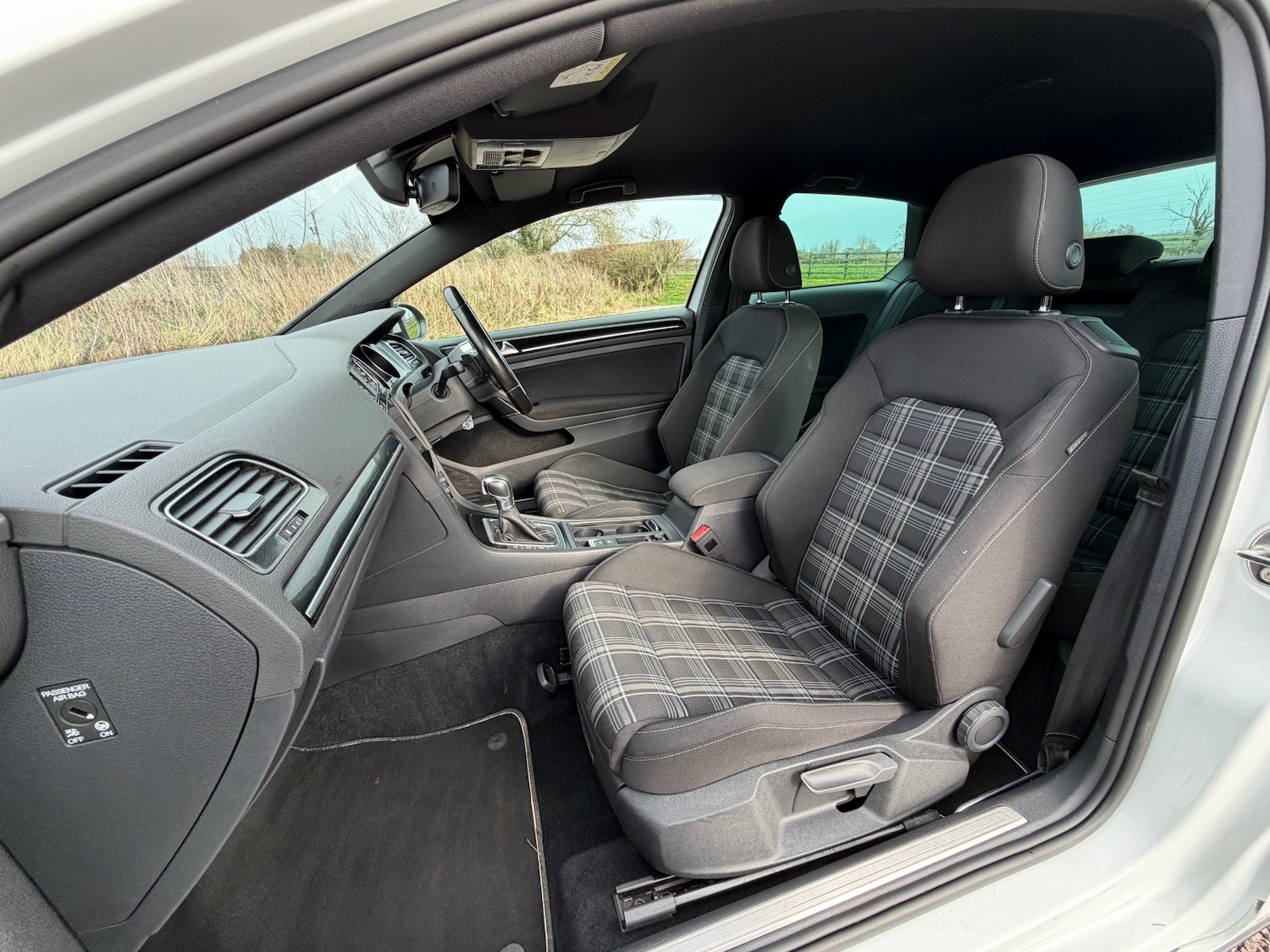 Used Volkswagen Golf 2016 for sale - 77950497: Photo 8