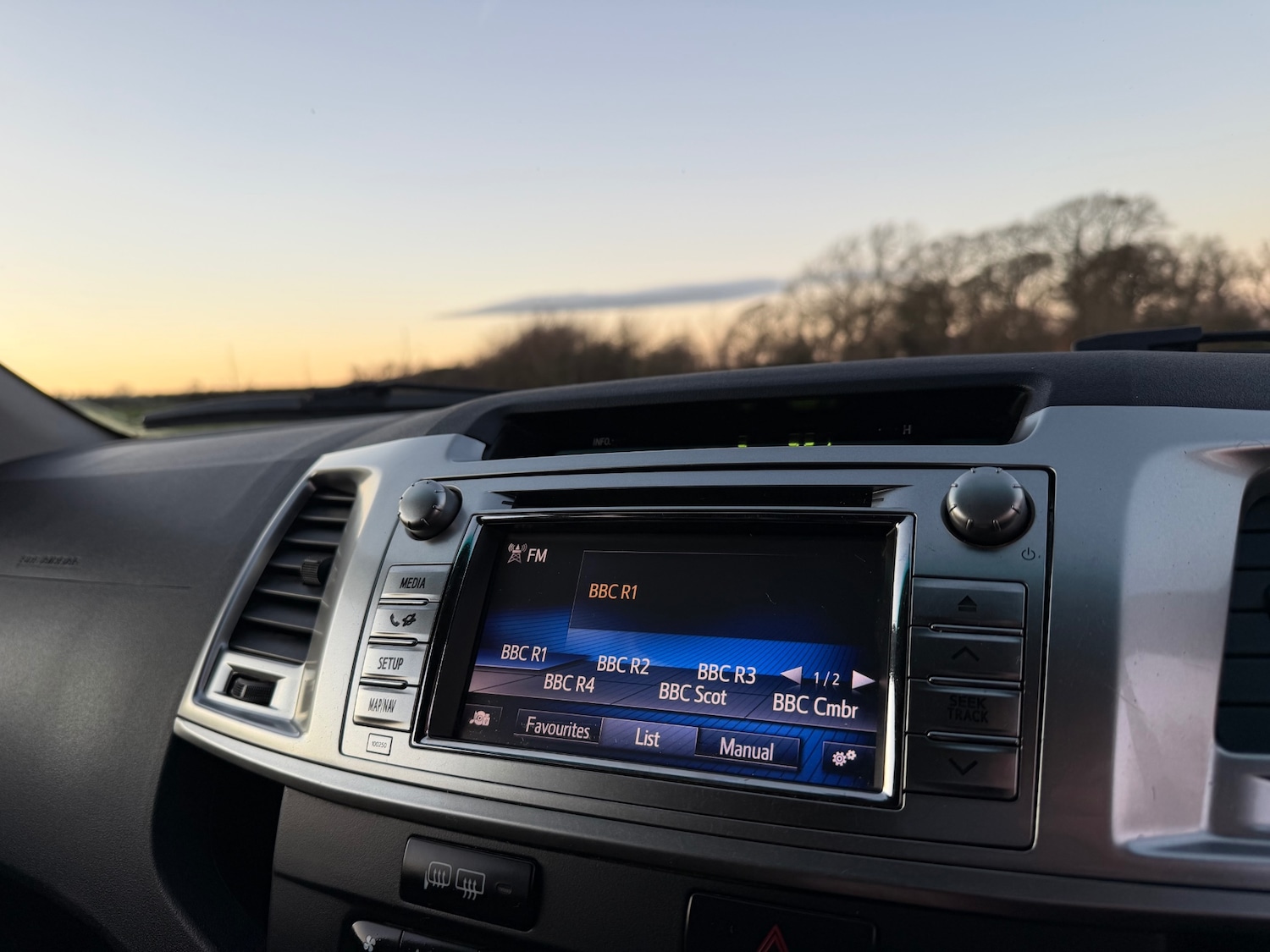 Used Toyota Hilux 2015 for sale - 77116283: Photo 15