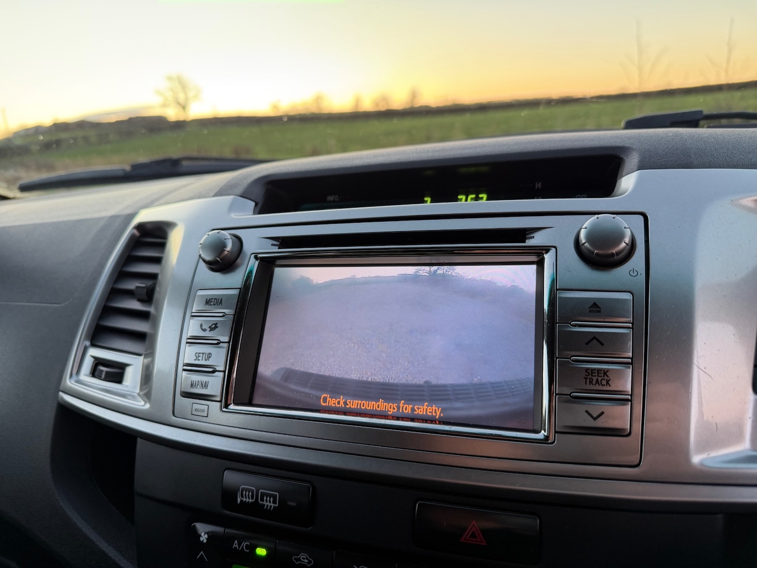 Used Toyota Hilux 2015 for sale - 77116283: Photo 16