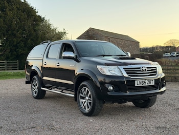 Used Toyota Hilux 2015 for sale - 77116283: Photo