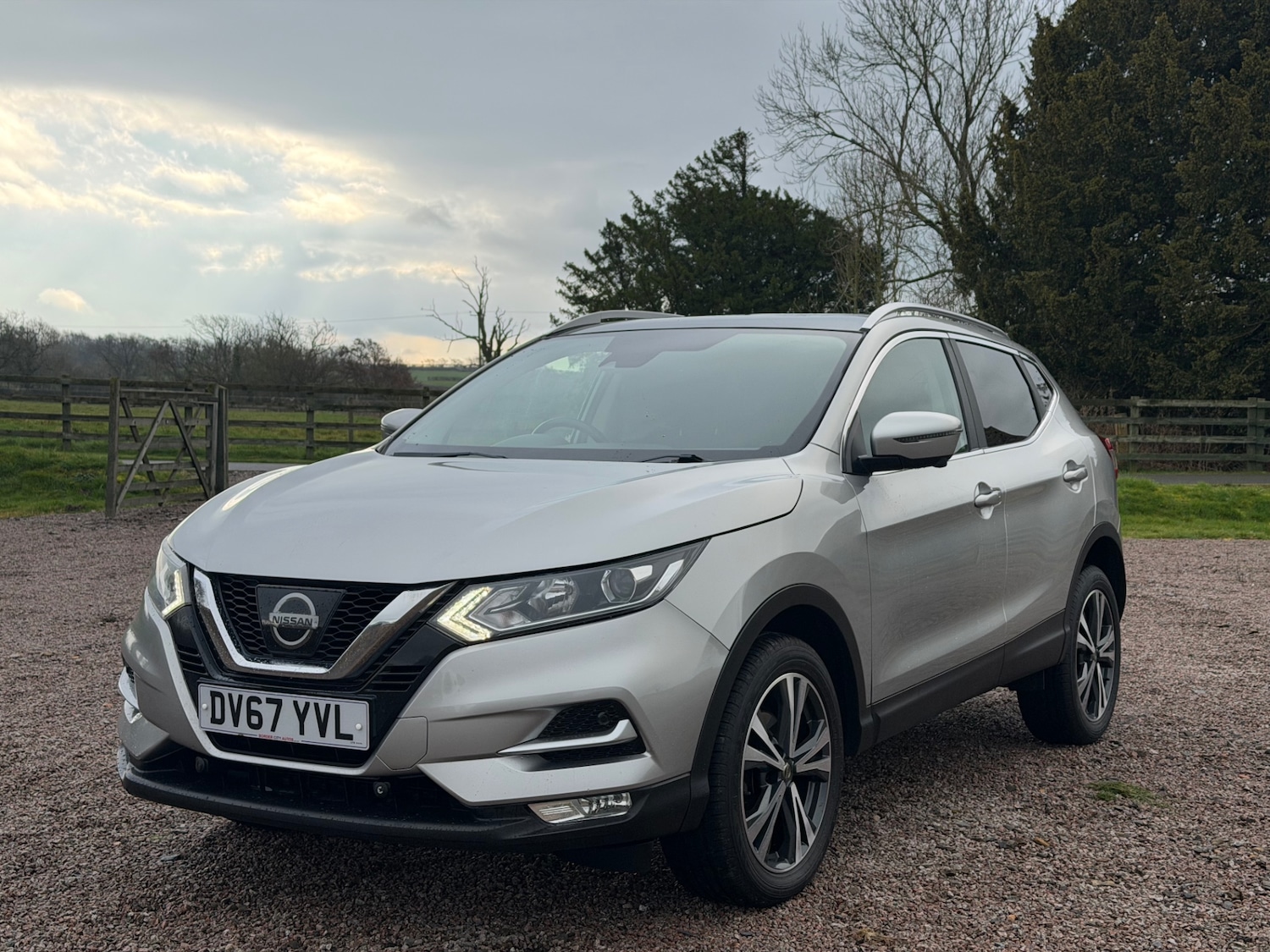 Used Nissan Qashqai 2017 for sale - 77801839: Photo 2