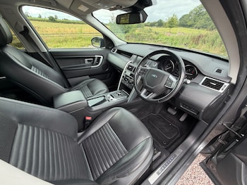 Used Land Rover Discovery Sport 2018 for sale - 79583212: Photo
