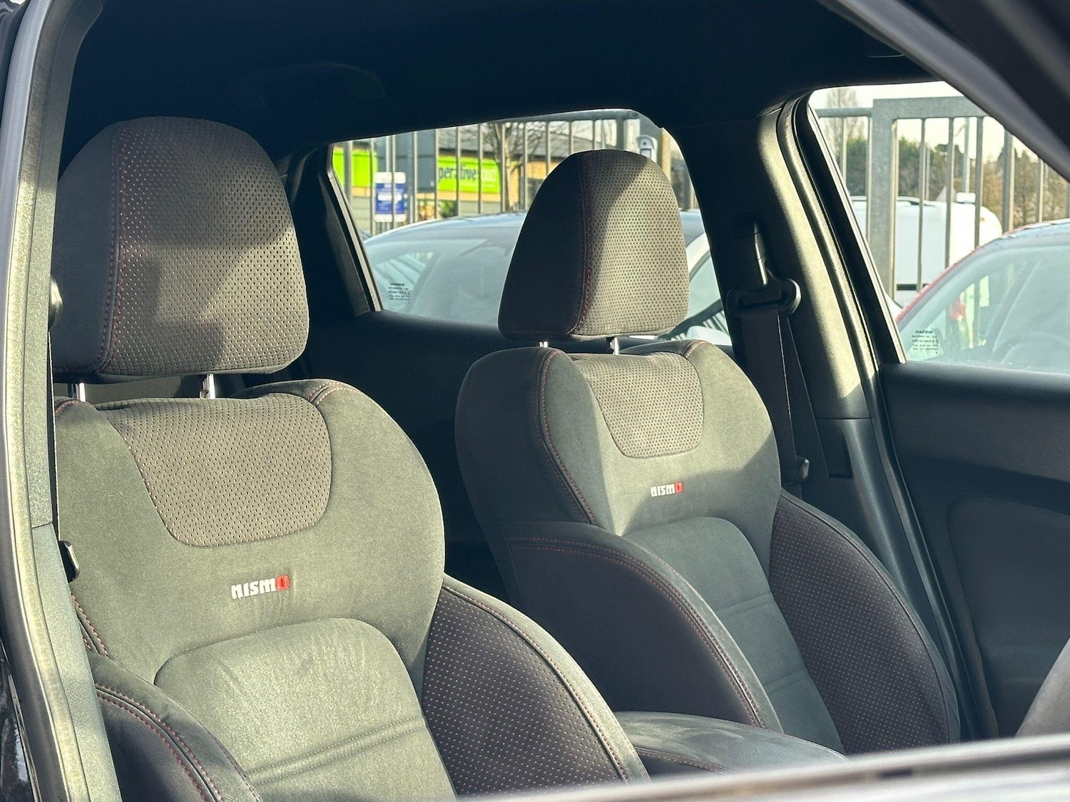 Used Nissan Juke 2017 for sale - 77097637: Photo 2