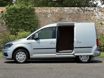 Used Volkswagen Caddy 2018 for sale - 79168527: Photo