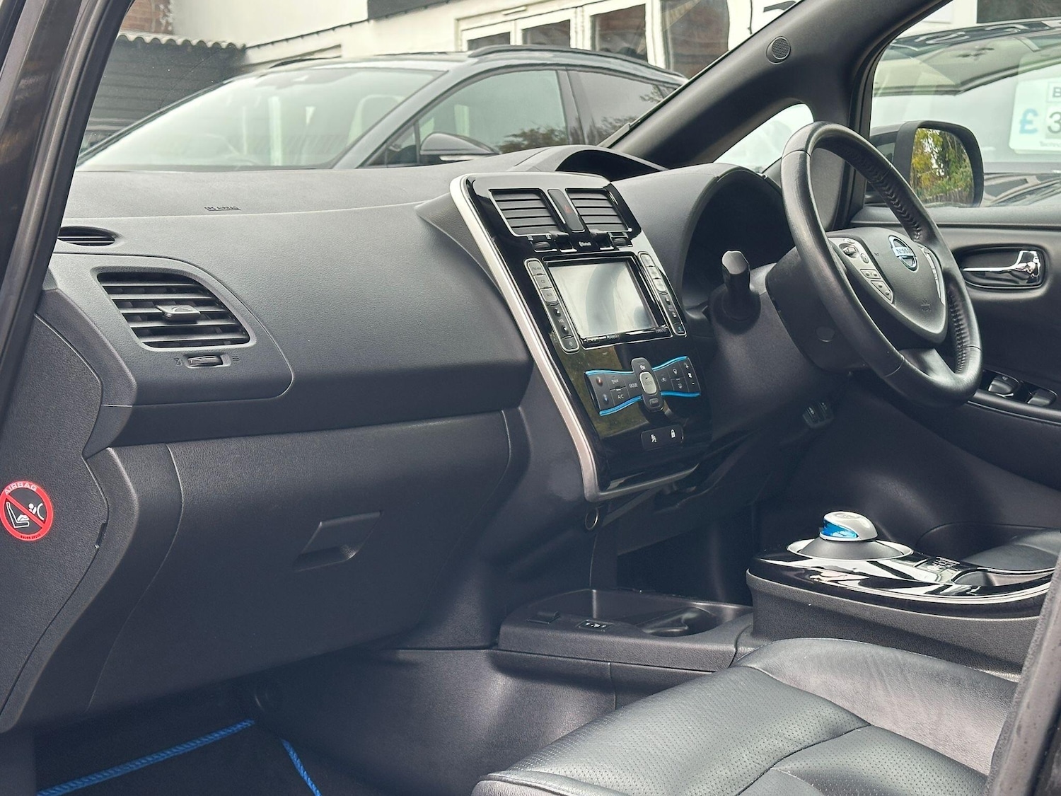 Used Nissan Leaf 2015 for sale - 76513408: Photo 2