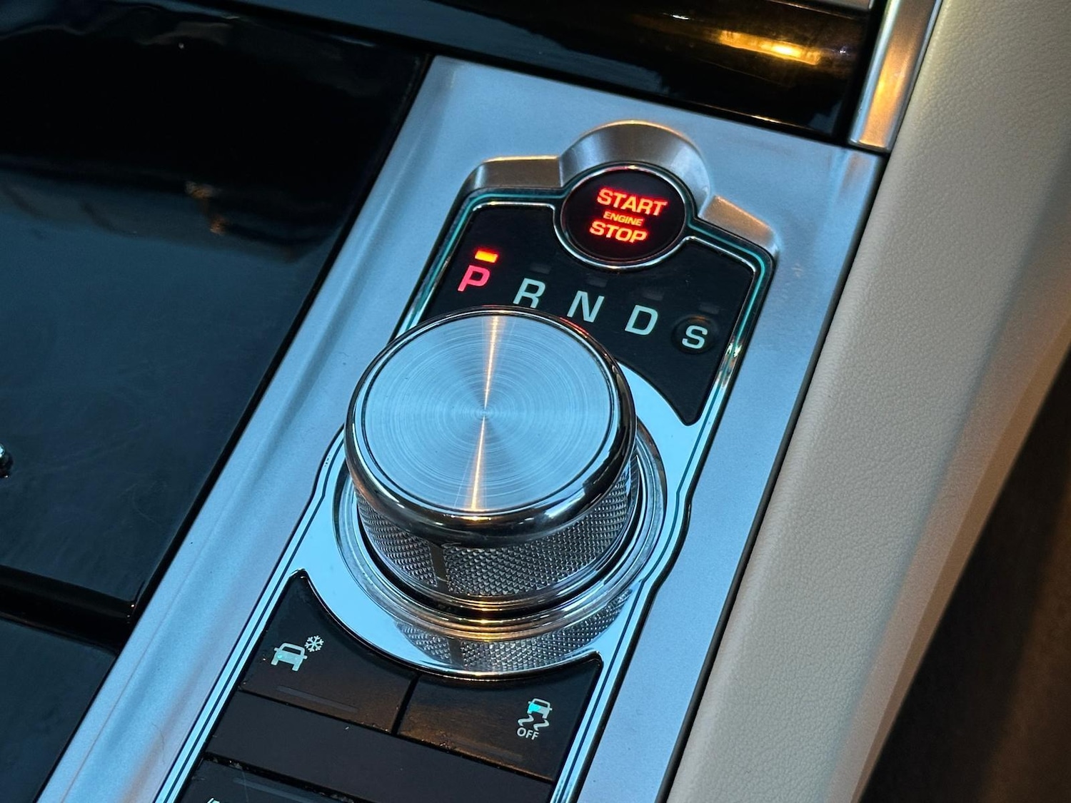 Used Jaguar XF 2013 for sale - 77598531: Photo 32