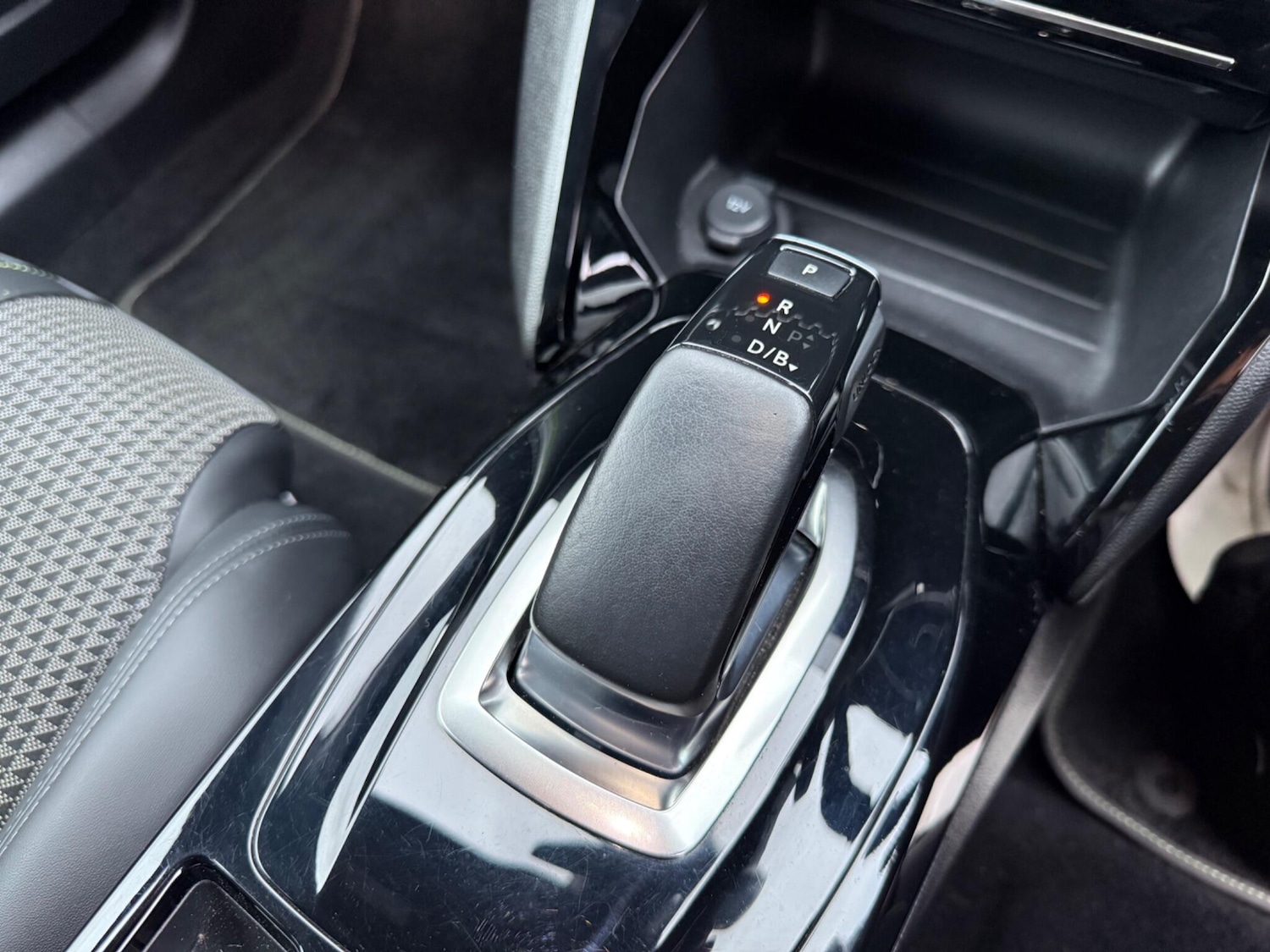 Used Peugeot E-2008 2020 for sale - 76398220: Photo 15