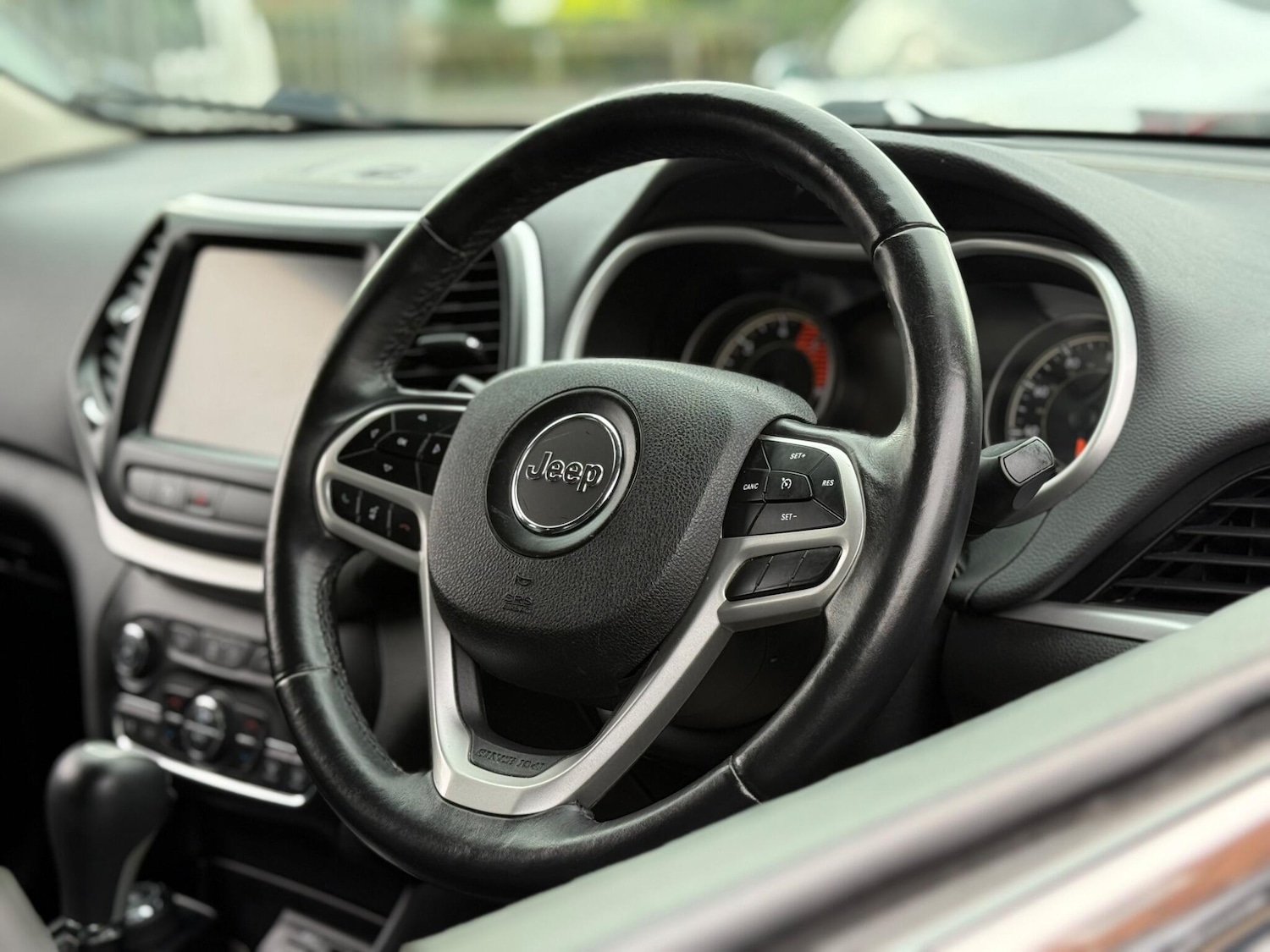 Used Jeep Cherokee 2018 for sale - 76398485: Photo 31