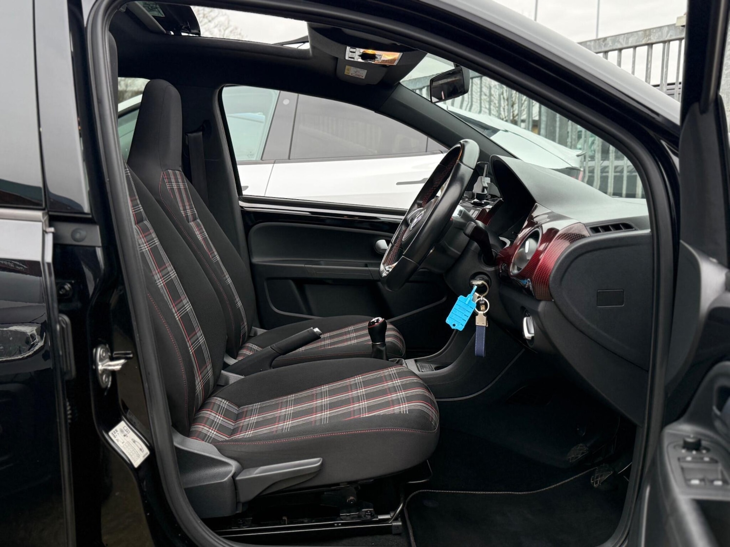 Used Volkswagen up! 2019 for sale - 77597983: Photo 18