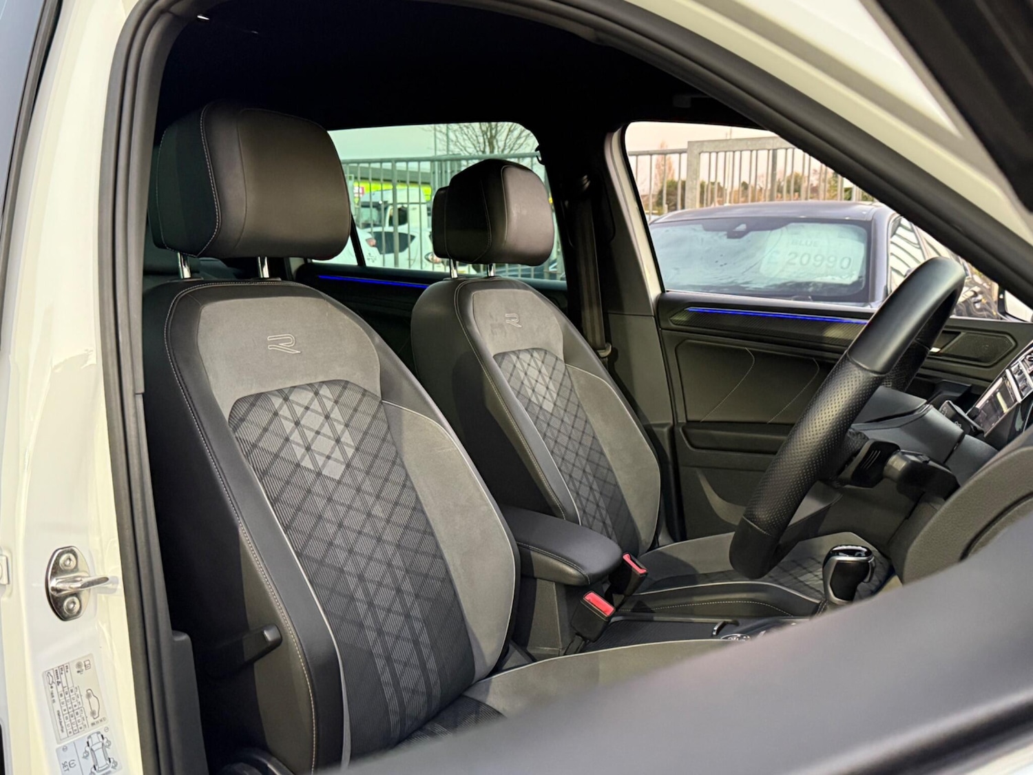 Used Volkswagen Tiguan 2020 for sale - 76657145: Photo 2