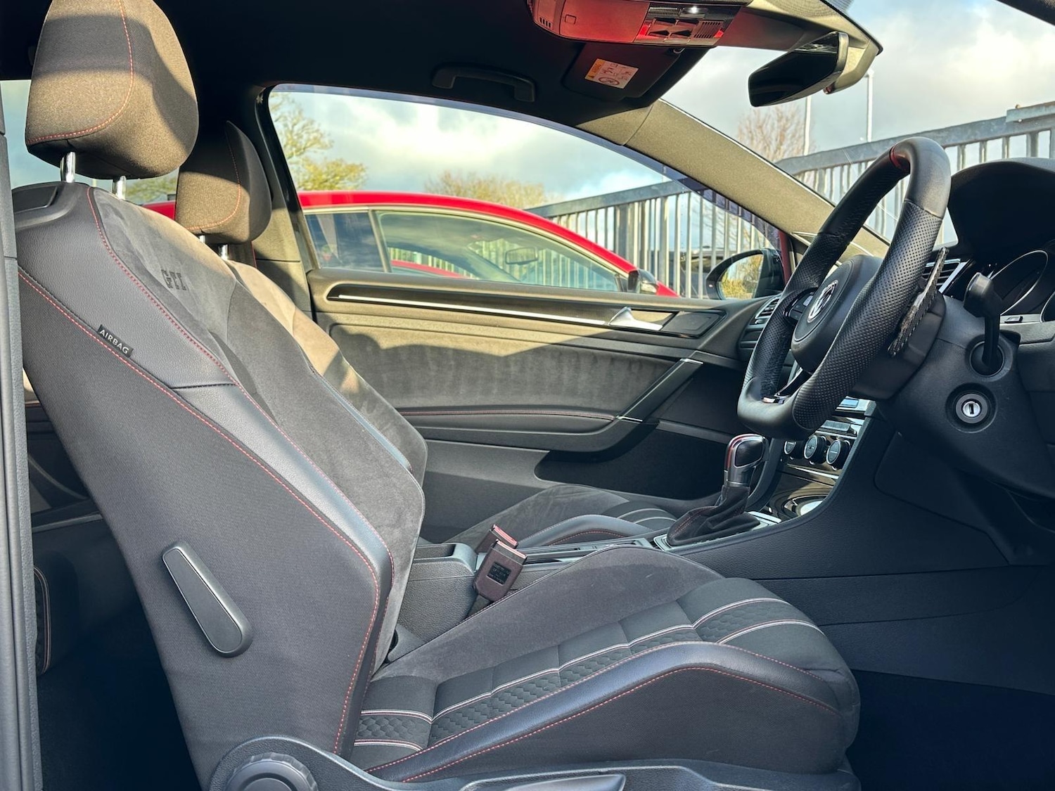 Used Volkswagen Golf 2017 for sale - 77230117: Photo 17