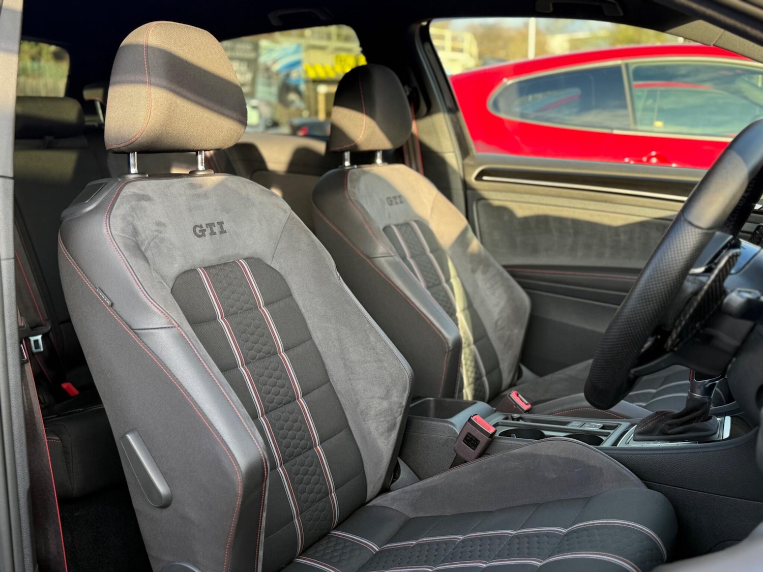 Used Volkswagen Golf 2017 for sale - 77230117: Photo 2