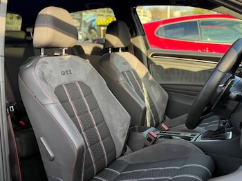 Used Volkswagen Golf 2017 for sale - 77230117: Photo