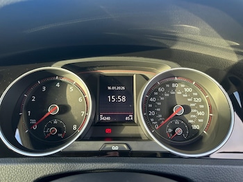 Used Volkswagen Golf 2017 for sale - 77230117: Photo