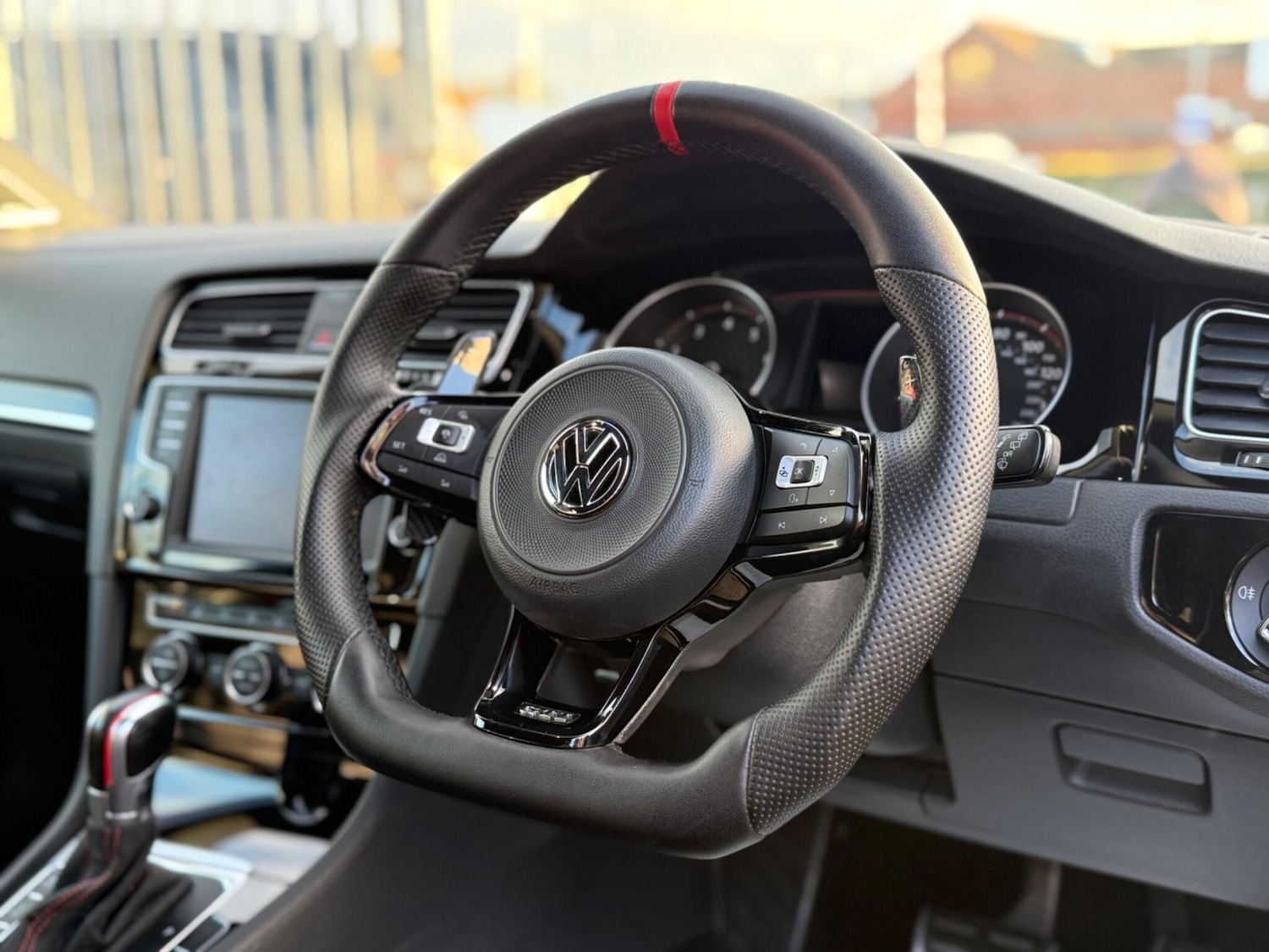 Used Volkswagen Golf 2017 for sale - 77230117: Photo 5