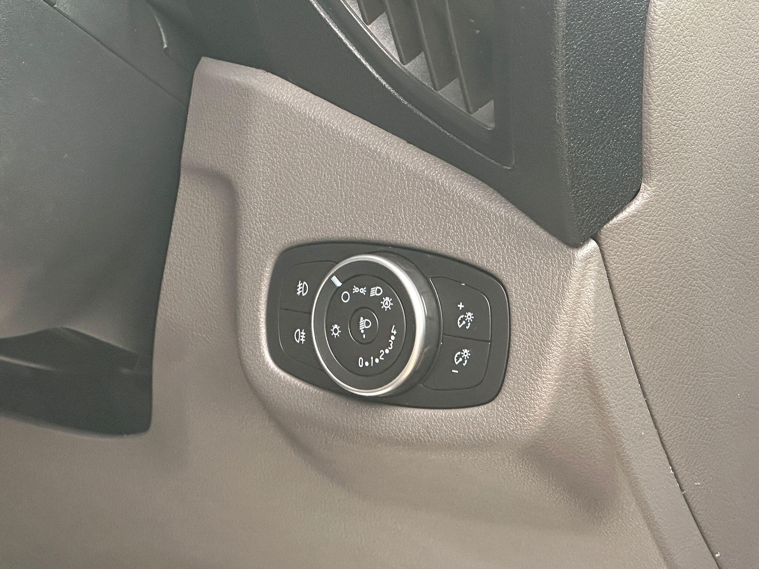 Used Ford Transit Connect 2020 for sale - 76824248: Photo 16